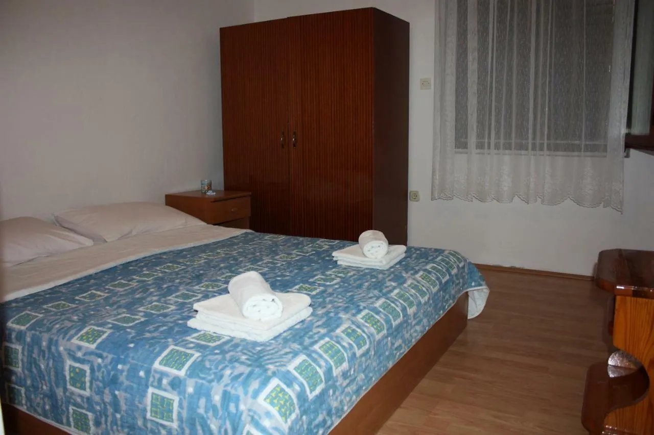 Apartmani Mila Starigrad Paklenica Apartmán